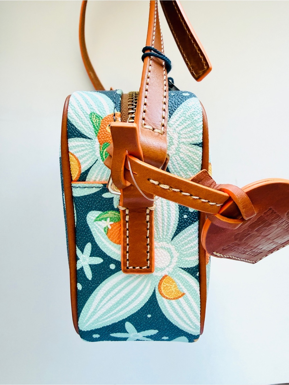 🧡Dooney & Bourke Disney Epcot Flower Garden 2024 Orange Bird Crossbody Purse Bag - Picture 6 of 13